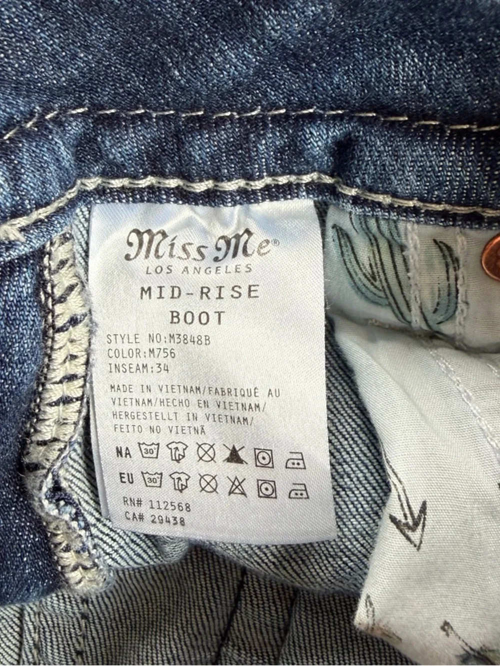 Miss Me Jeans Women Size 28 Mid Rise Boot Cut Embellished Rhinestone  28”x33” - Picture 5 of 7